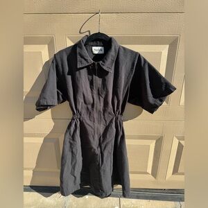 Noble Black Zip-Front Short Sleeve Dress in Ash